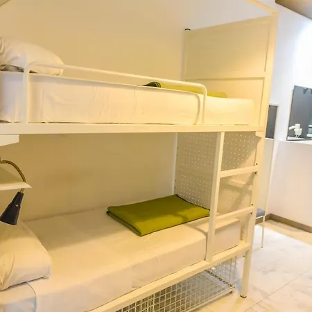 Feel Soho Hostel